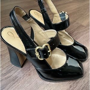 Patent leather Mary Janes size 7 w/box